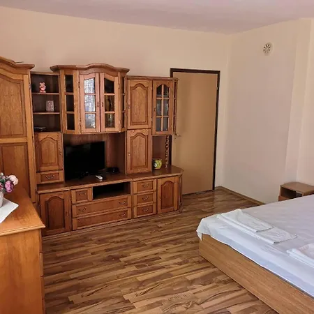 Къща за гости слънчевият ъгъл - The Sunny Corner 4*