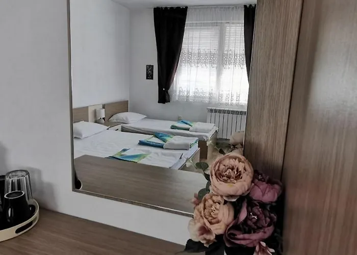 слънчевият ъгъл - The Sunny Corner Къща за гости