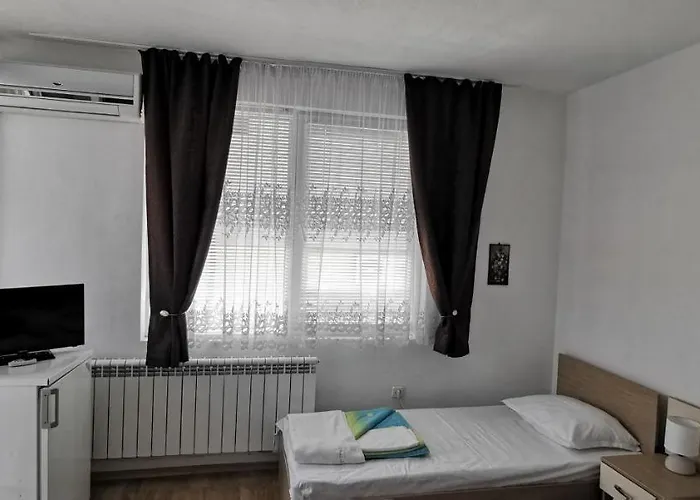 слънчевият ъгъл - The Sunny Corner Къща за гости 4*